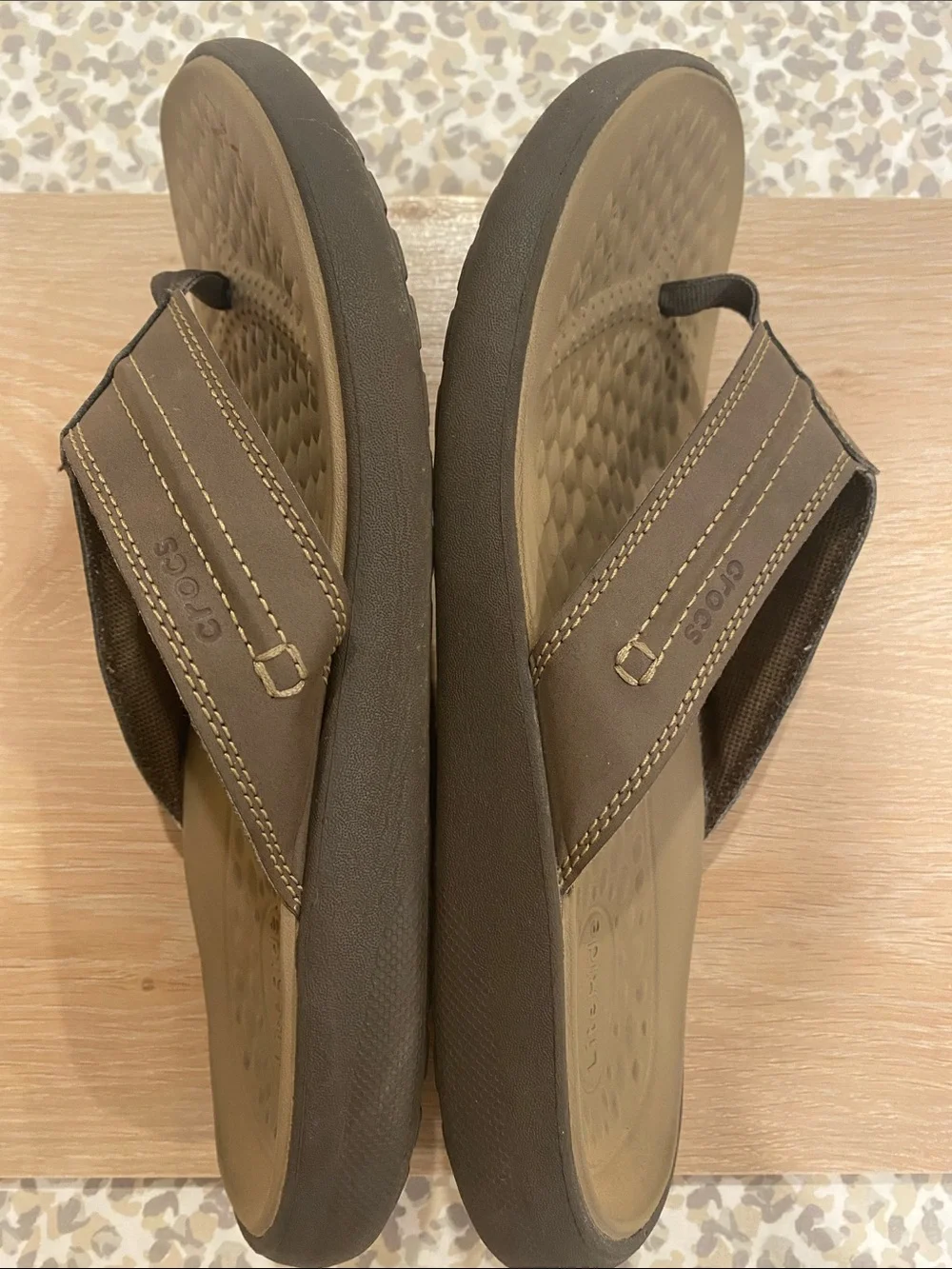 CROCS Men’s Size 10 Brown Textured Footbed Flip-Flop Sandals